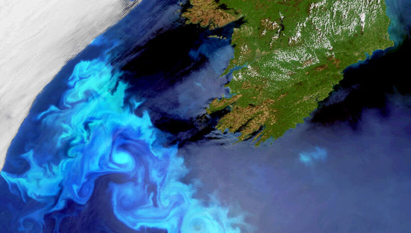 Reviewing the potential impacts of geoengineering on ecosystems and biodiversity